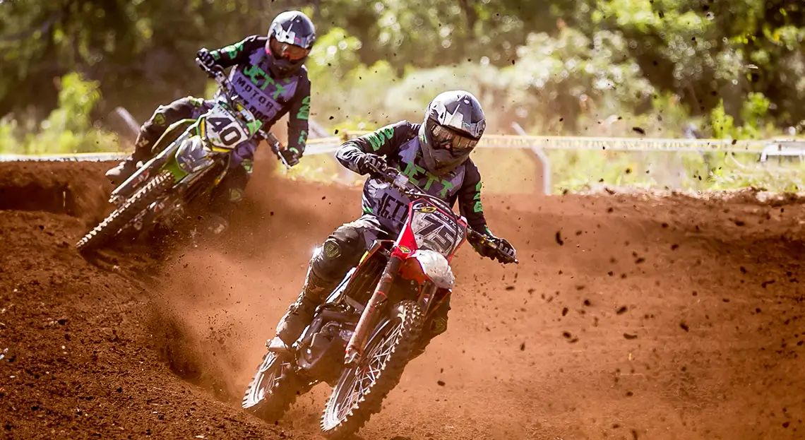 Prepare-se para um final de semana de pura adrenalina, velocidade e emoção sobre duas rodas! A cidade de Pedra Preta vai tremer com os motores roncando na 2ª Etapa do Campeonato Regional de Motocross, que acontece nos dias 17 e 18 de maio com entrada totalmente gratuita!